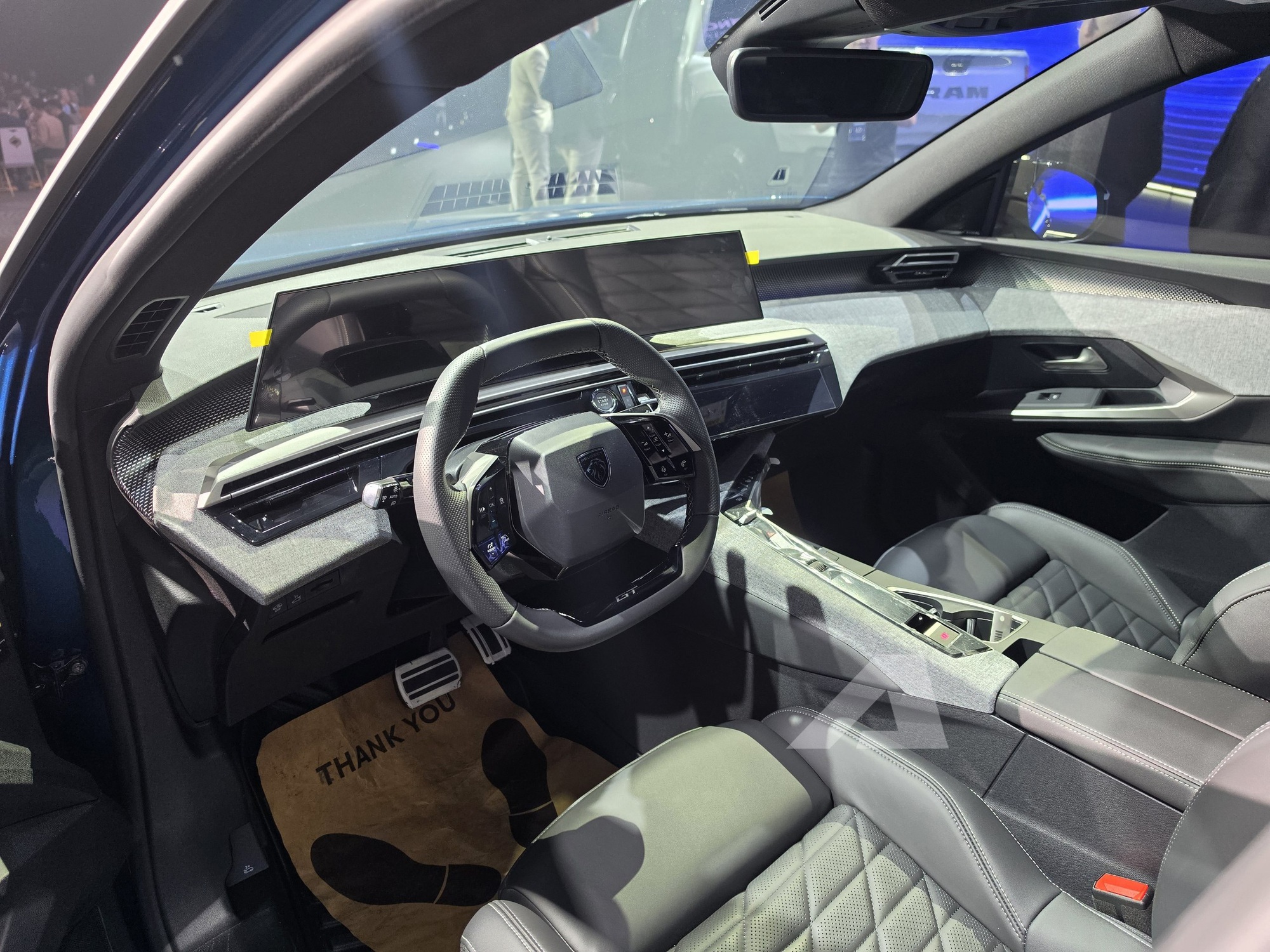 Peugeot 3008 và 5008 thế hệ mới ra mắt Việt Nam: Giá từ 1,279 tỷ, màn hình 21 inch, công nghệ ngập tràn, phả hơi nóng lên CR-V, Santa Fe- Ảnh 3. Peugeot 3008 và 5008 thế hệ mới ra mắt Việt Nam: Giá từ 1,279 tỷ, màn hình 21 inch, công nghệ ngập tràn, phả hơi nóng lên CR-V, Santa Fe- Ảnh 3.