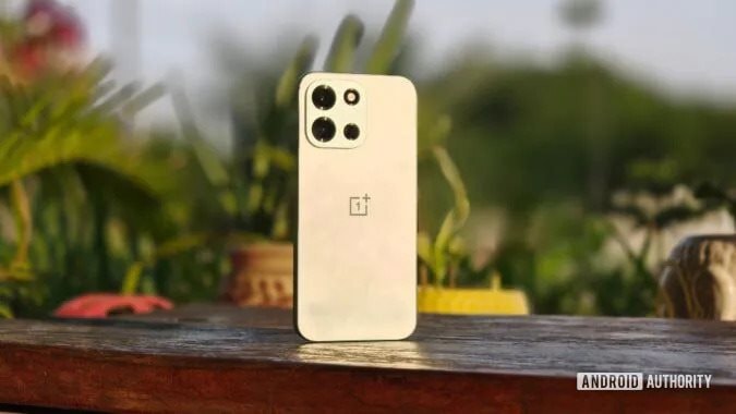Thử d&ugrave;ng mẫu điện thoại pin khủng 9.000 mAh để chơi game 3 tiếng li&ecirc;n tục: C&aacute;i kết khiến t&ocirc;i "ng&acirc;y người" - Ảnh 1.