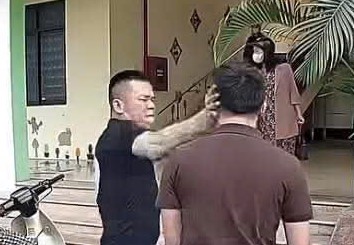 T&agrave;i xế bị phụ huynh t&aacute;t v&agrave;o mặt tại trường mầm non g&acirc;y phẫn nộ - Ảnh 1.