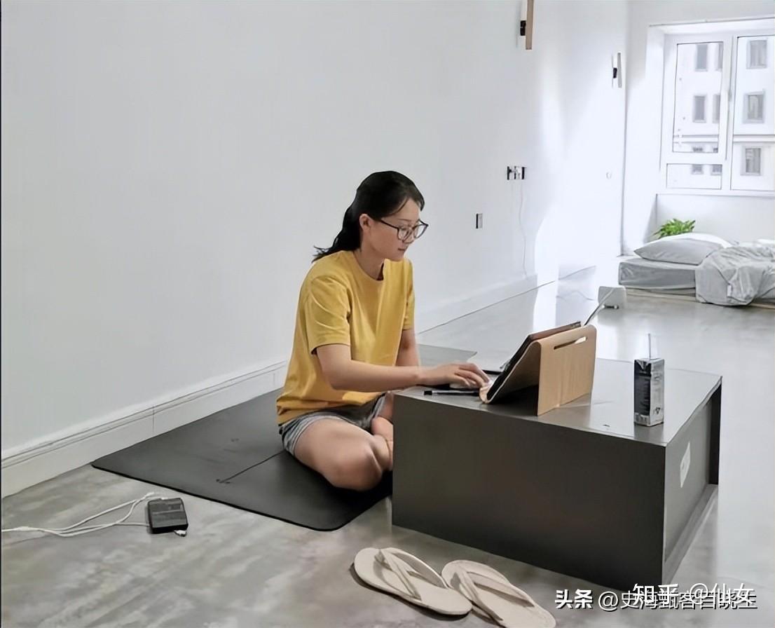 C&ocirc; g&aacute;i sống trong căn hộ 88m&sup2; chỉ c&oacute; 6 m&oacute;n nội thất: Từ nghiện mua sắm th&agrave;nh người theo đuổi lối sống &ldquo;kh&ocirc;ng ti&ecirc;u d&ugrave;ng&rdquo;- Ảnh 5.