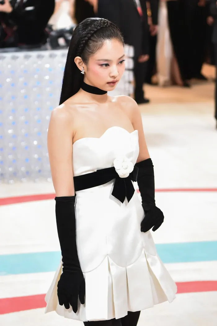 BLACKPINK v&agrave; Met Gala: Khi K-pop trở th&agrave;nh "vũ kh&iacute; tỷ đ&ocirc;" của thời trang xa xỉ- Ảnh 2.