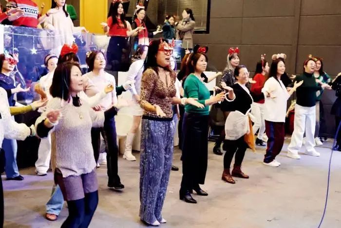 3 kiểu ti&ecirc;u tiền dễ khiến t&agrave;i ch&iacute;nh lao dốc sau nghỉ hưu - Ảnh 1.