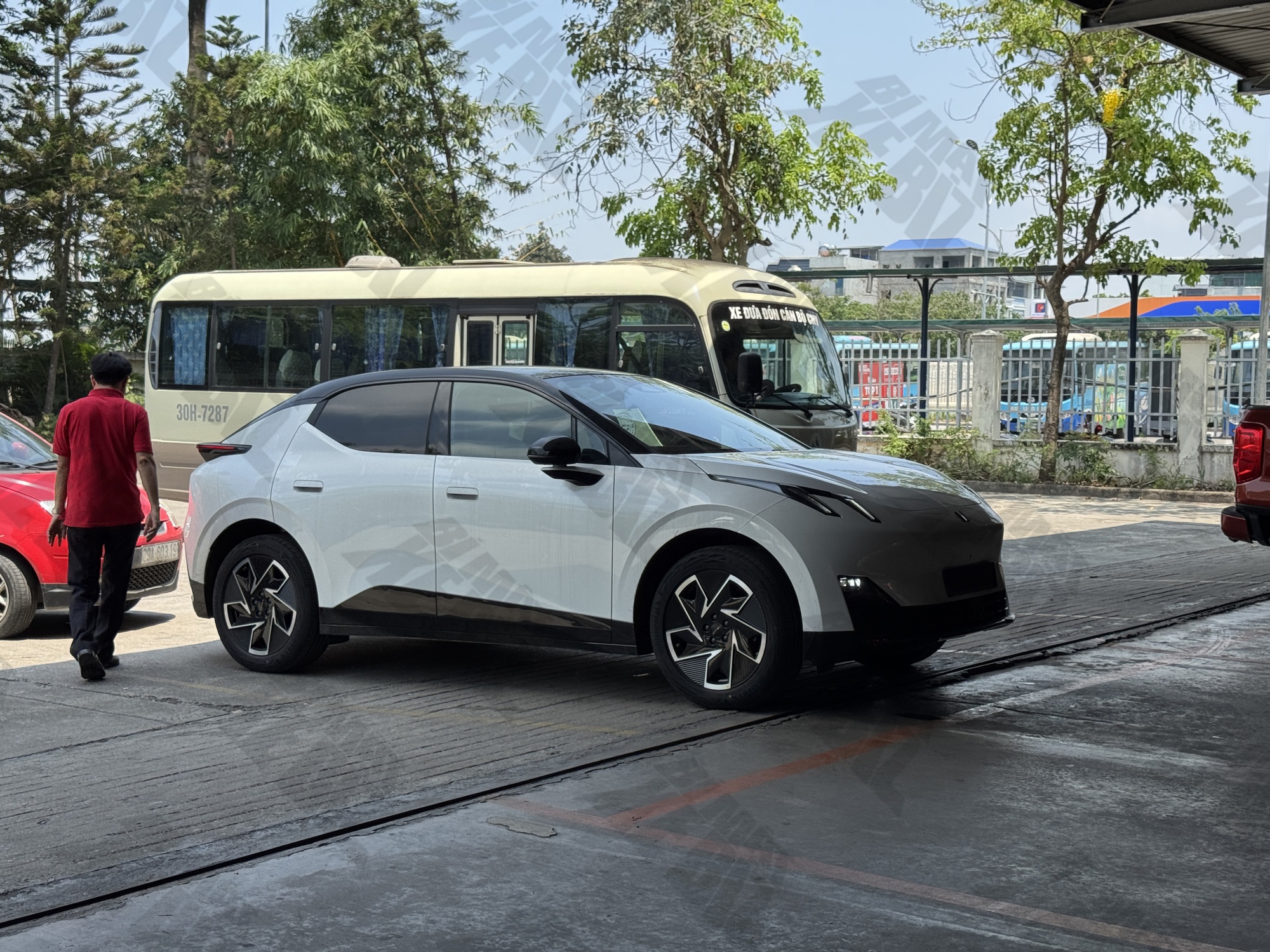 Lynk & Co 02 đi đăng kiểm, lần đầu lộ nội thất tại Việt Nam: Ghế c&ocirc;ng th&aacute;i học, loa Harman Kardon, c&oacute; ADAS- Ảnh 10.
