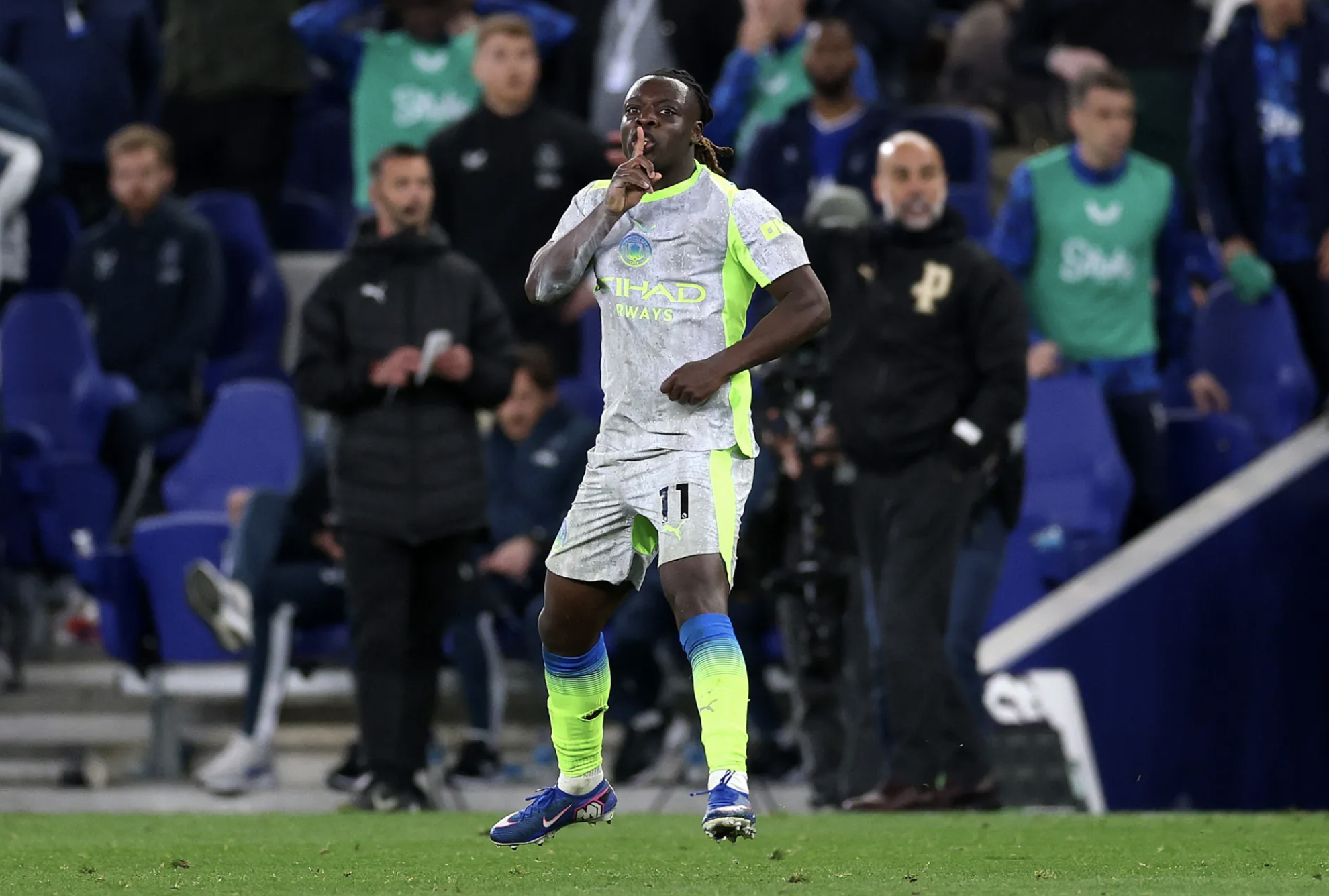 Rượt đuổi trận cầu 6 b&agrave;n, Man City tho&aacute;t thua kh&ocirc;ng tưởng trước Everton - Ảnh 8.