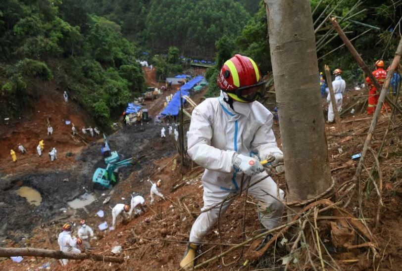 Thảm họa h&agrave;ng kh&ocirc;ng 2022: Chiếc m&aacute;y bay rơi từ 8800 m&eacute;t v&agrave; nghi vấn cố &yacute; ngắt nhi&ecirc;n liệu - Ảnh 2.