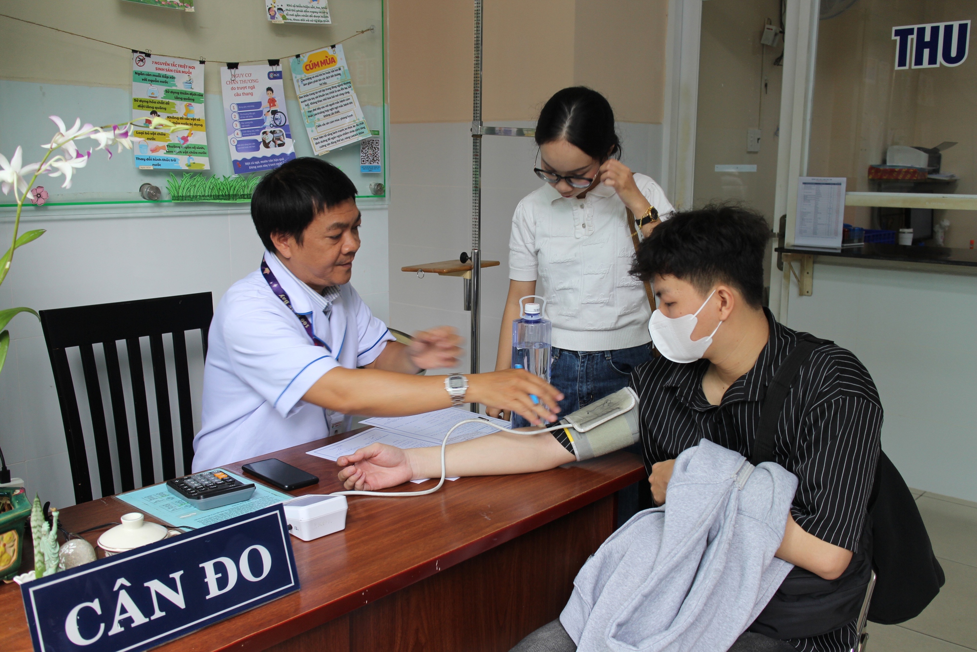 Từ 15-5, trốn đ&oacute;ng BHYT c&oacute; thể bị phạt đến 70 triệu đồng - Ảnh 1.