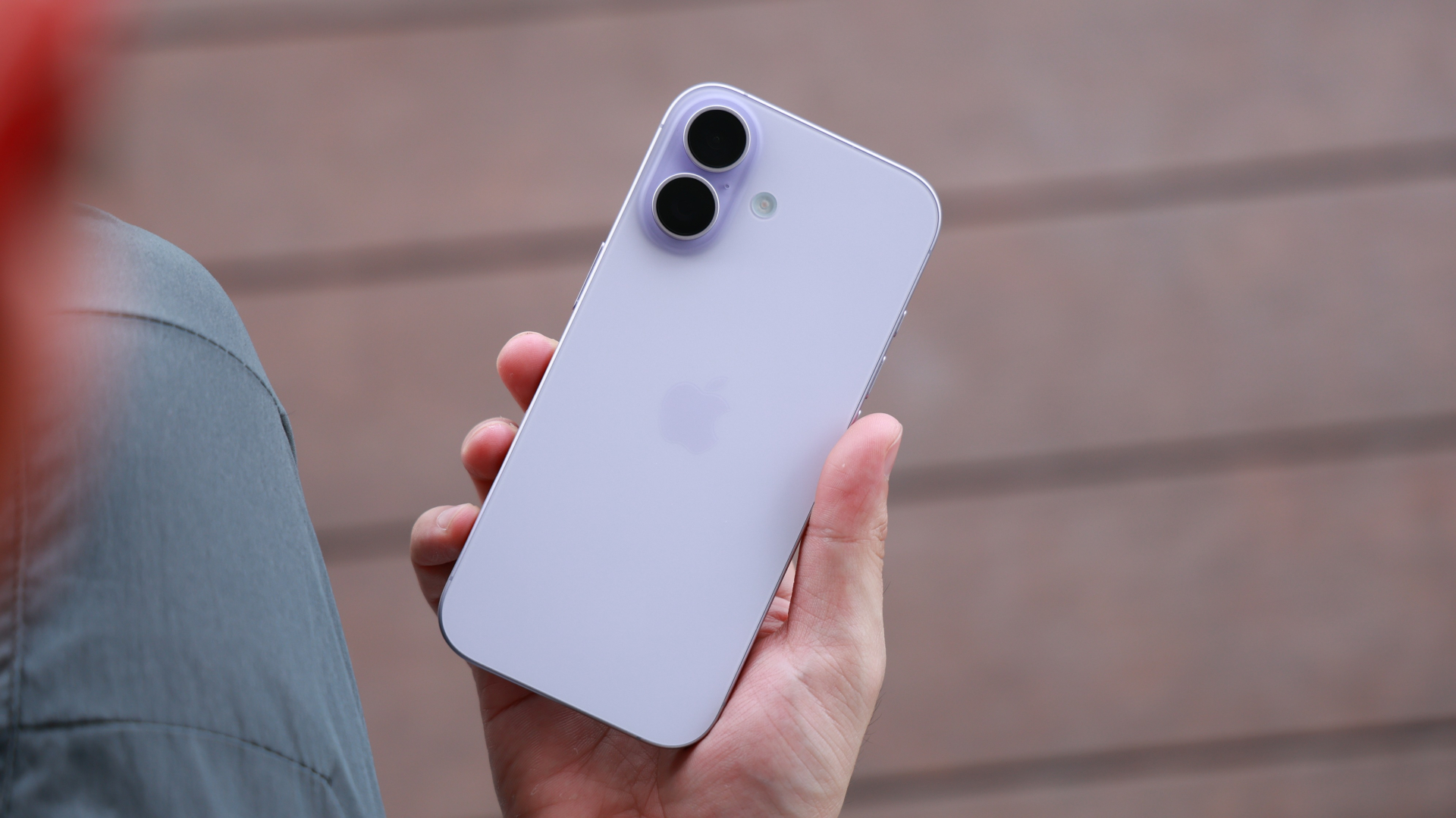IPhone 17 phi&ecirc;n bản ti&ecirc;u chuẩn: Smartphone đ&aacute;ng mua nhất năm 2026 - Ảnh 2.