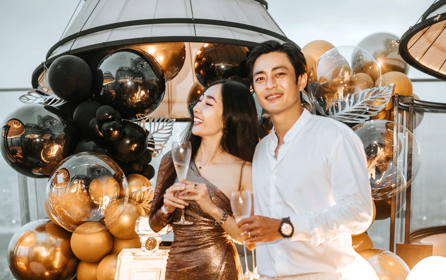 H&ocirc;n nh&acirc;n hạnh ph&uacute;c hơn 10 năm d&ugrave; chưa con c&aacute;i của nam t&agrave;i tử m&agrave;n ảnh Việt - Ảnh 8.