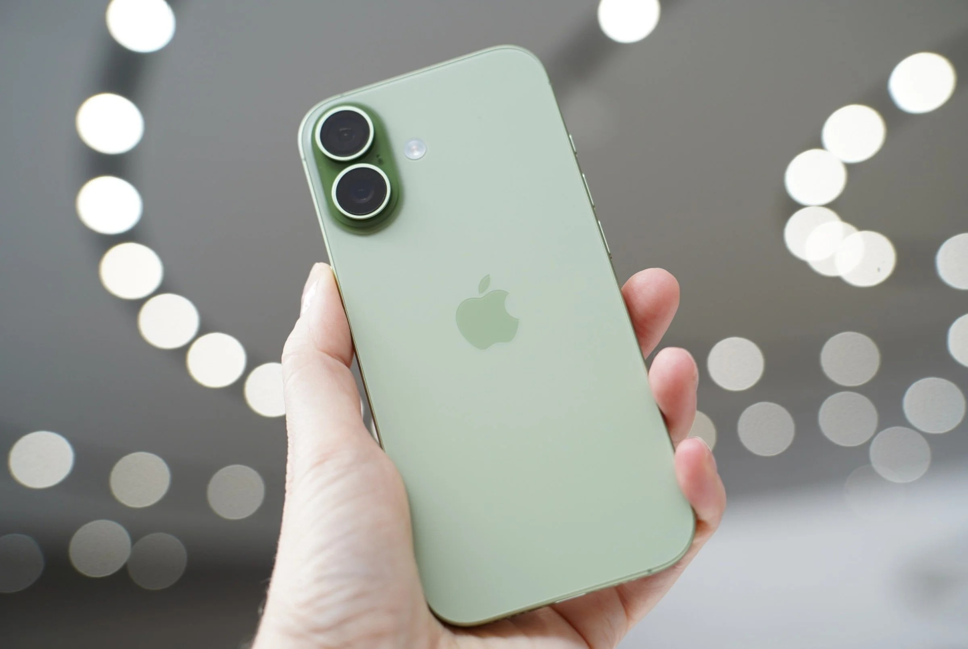 IPhone 17 phi&ecirc;n bản ti&ecirc;u chuẩn: Smartphone đ&aacute;ng mua nhất năm 2026 - Ảnh 1.