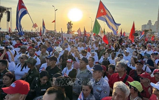 Cuba vừa c&ocirc;ng bố một quy định mới, người d&acirc;n trong v&agrave; ngo&agrave;i nước được trực tiếp hưởng lợi