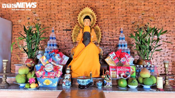 Kh&aacute;m ph&aacute; tượng Phật Lồi v&agrave; 12 d&ograve;ng cổ tự Chăm - Pa tại ch&ugrave;a Linh Sơn Gia Lai - Ảnh 3.