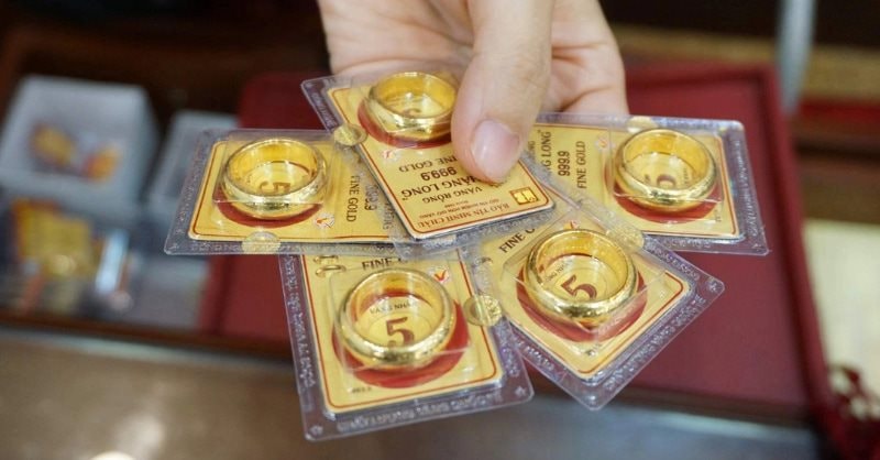 Gi&aacute; v&agrave;ng h&ocirc;m nay 6/5: SJC v&agrave; v&agrave;ng nhẫn "hồi m&atilde; thương", bạc cực kỳ "hưng phấn" - Ảnh 1.