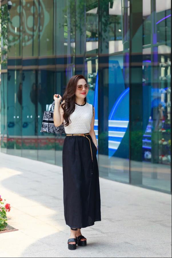 Học lỏm b&iacute; quyết phối đồ ng&agrave;y h&egrave; sang - xịn - mịn từ doanh nh&acirc;n Tuấn Hương - Ảnh 4.