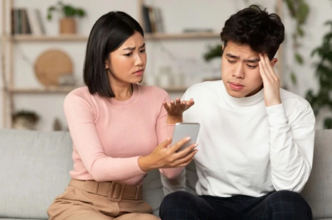 Bắt gặp chồng nhắn tin với người phụ nữ l&uacute;c 2 giờ s&aacute;ng,  t&ocirc;i đ&atilde; l&agrave;m điều m&igrave;nh chưa từng nghĩ tới - Ảnh 1.