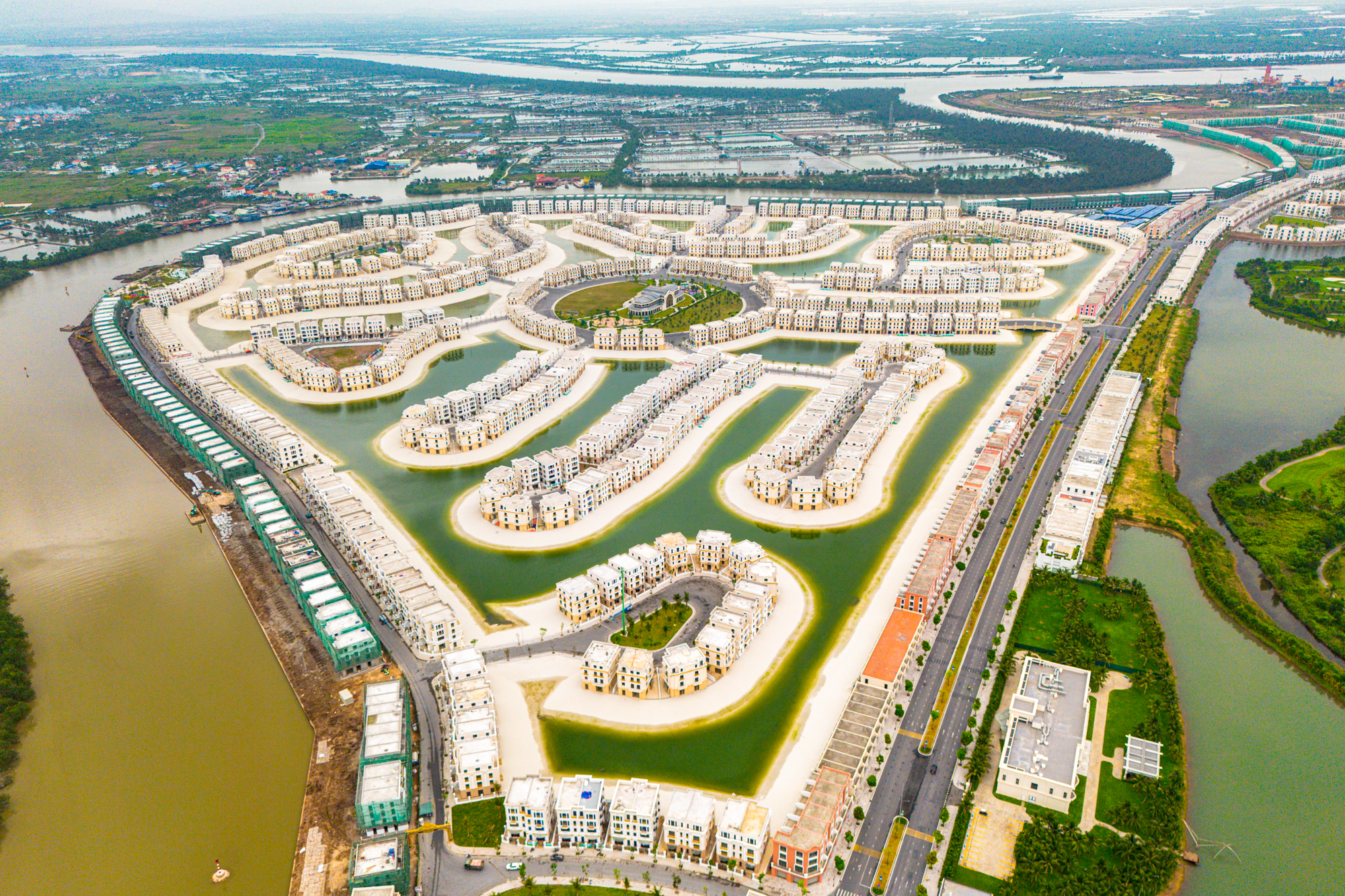 Vingroup, Sun Group v&agrave; những dự &aacute;n tỷ đ&ocirc; biến đảo hoang th&agrave;nh si&ecirc;u đ&ocirc; thị - Ảnh 1.