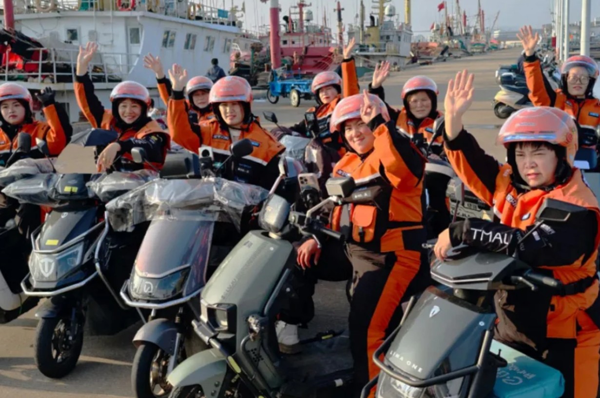 Đ&agrave;n b&agrave; Trung Quốc viết lại luật chơi ng&agrave;nh giao h&agrave;ng  - Ảnh 1.