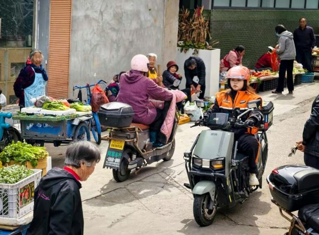 Đ&agrave;n b&agrave; Trung Quốc viết lại luật chơi ng&agrave;nh giao h&agrave;ng  - Ảnh 2.
