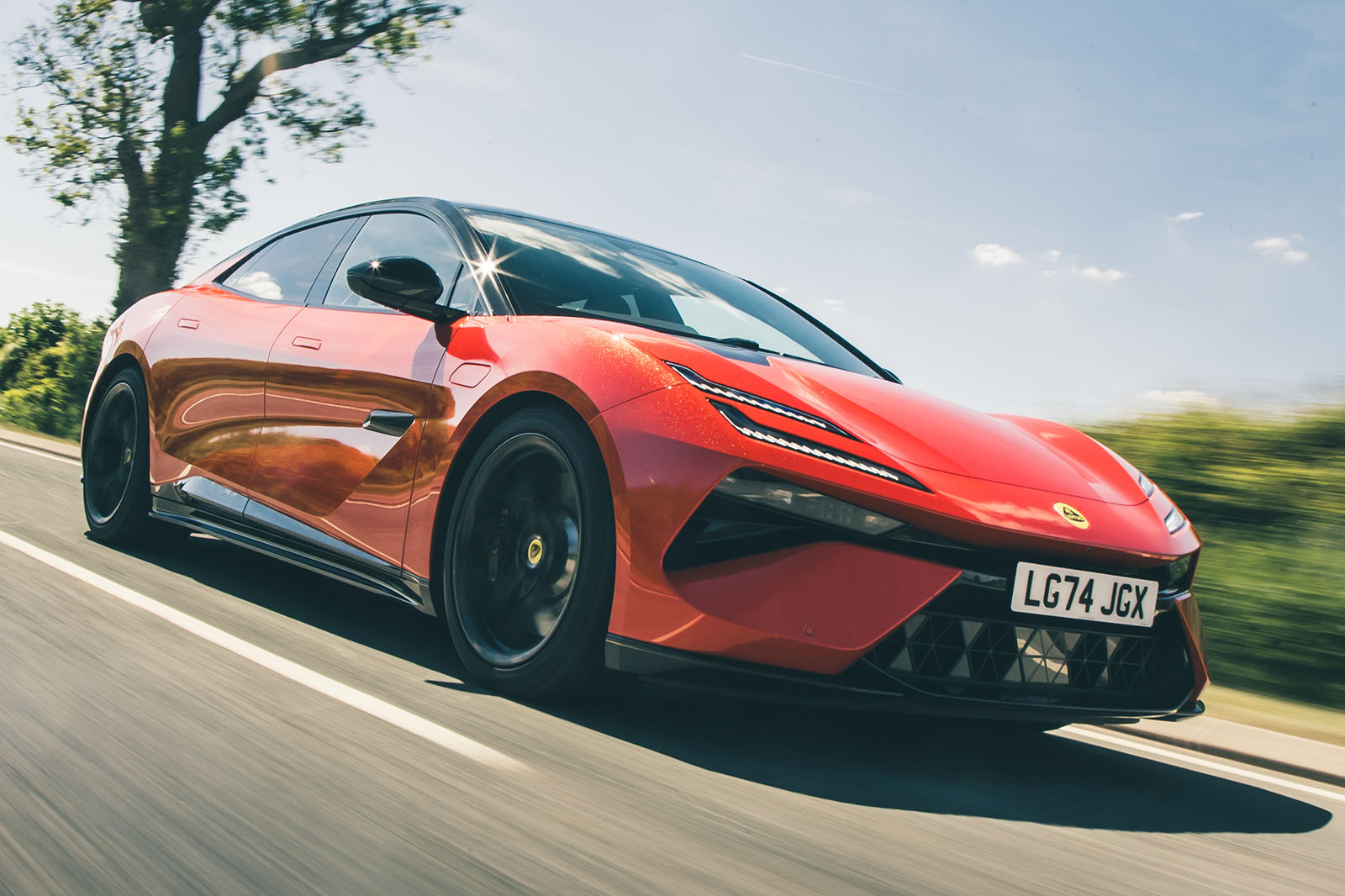 Lotus v&agrave;o Việt Nam: &lsquo;Mang ra so s&aacute;nh với Lamborghini hay Ferrari l&agrave; khập khiểng&rsquo;- Ảnh 1.
