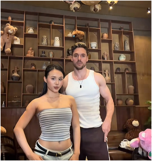 Cặp đ&ocirc;i g&aacute;i Việt - trai T&acirc;y y&ecirc;u nhau, bị cả đồng mạng cảnh b&aacute;o v&igrave; &ldquo;anh x&agrave;i dating app nhiều, em nhắc chị&rdquo; - Ảnh 1.