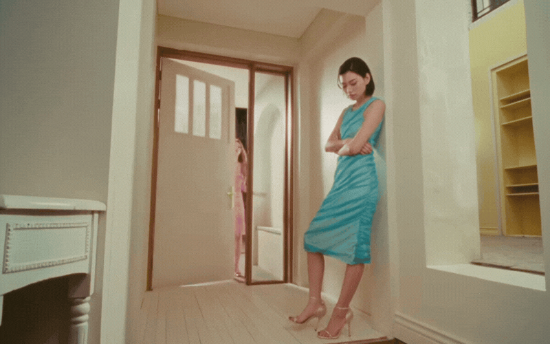 Nụ h&ocirc;n chấn động showbiz của 2 mỹ nh&acirc;n &ldquo;c&oacute; tất cả nhưng vẫn flop&rdquo;, đập tan tin đồn bất ho&agrave;- Ảnh 1.