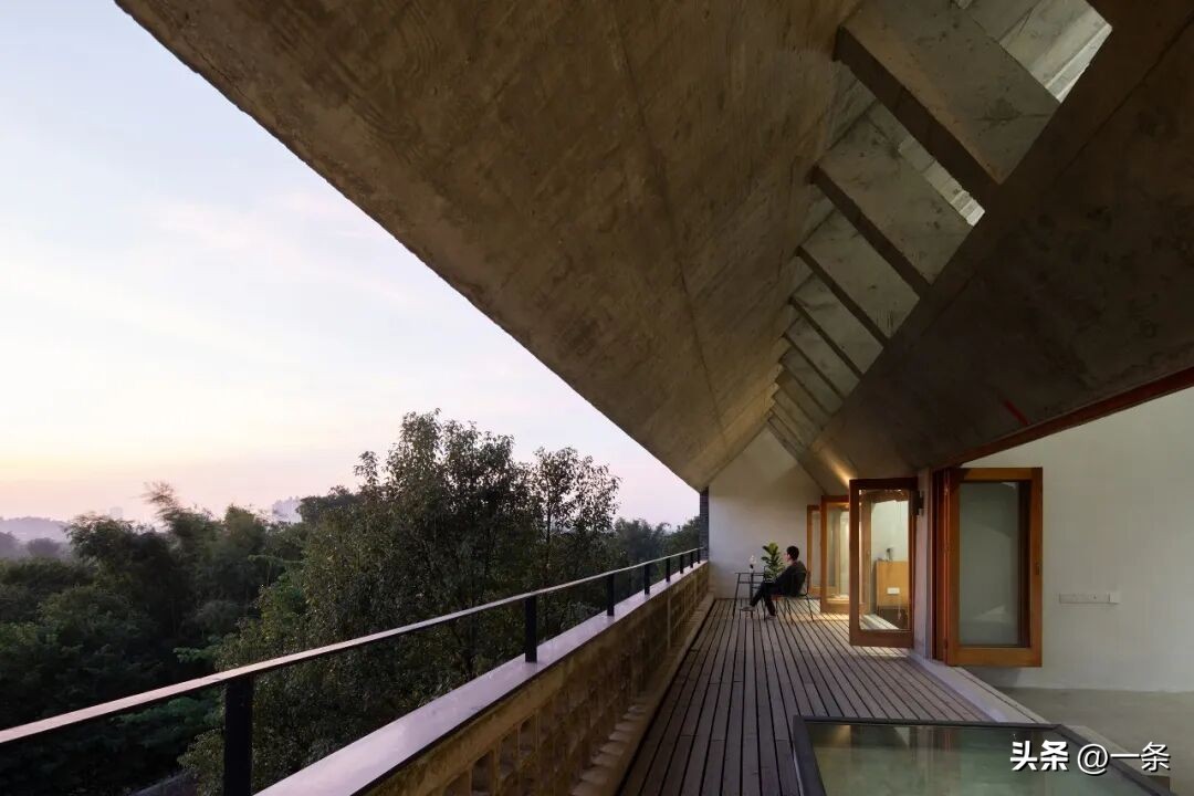 Tôi chi 2 tỷ xây nhà 680m² cho bố mẹ ở quê và nhận ra: Tiền không đặt đúng chỗ thì càng để càng tốn- Ảnh 8.