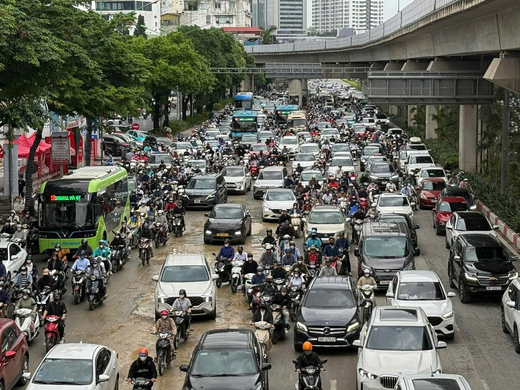 Vùng phát thải thấp ở Hà Nội: Người dân đi lại ra sao? - Ảnh 1.