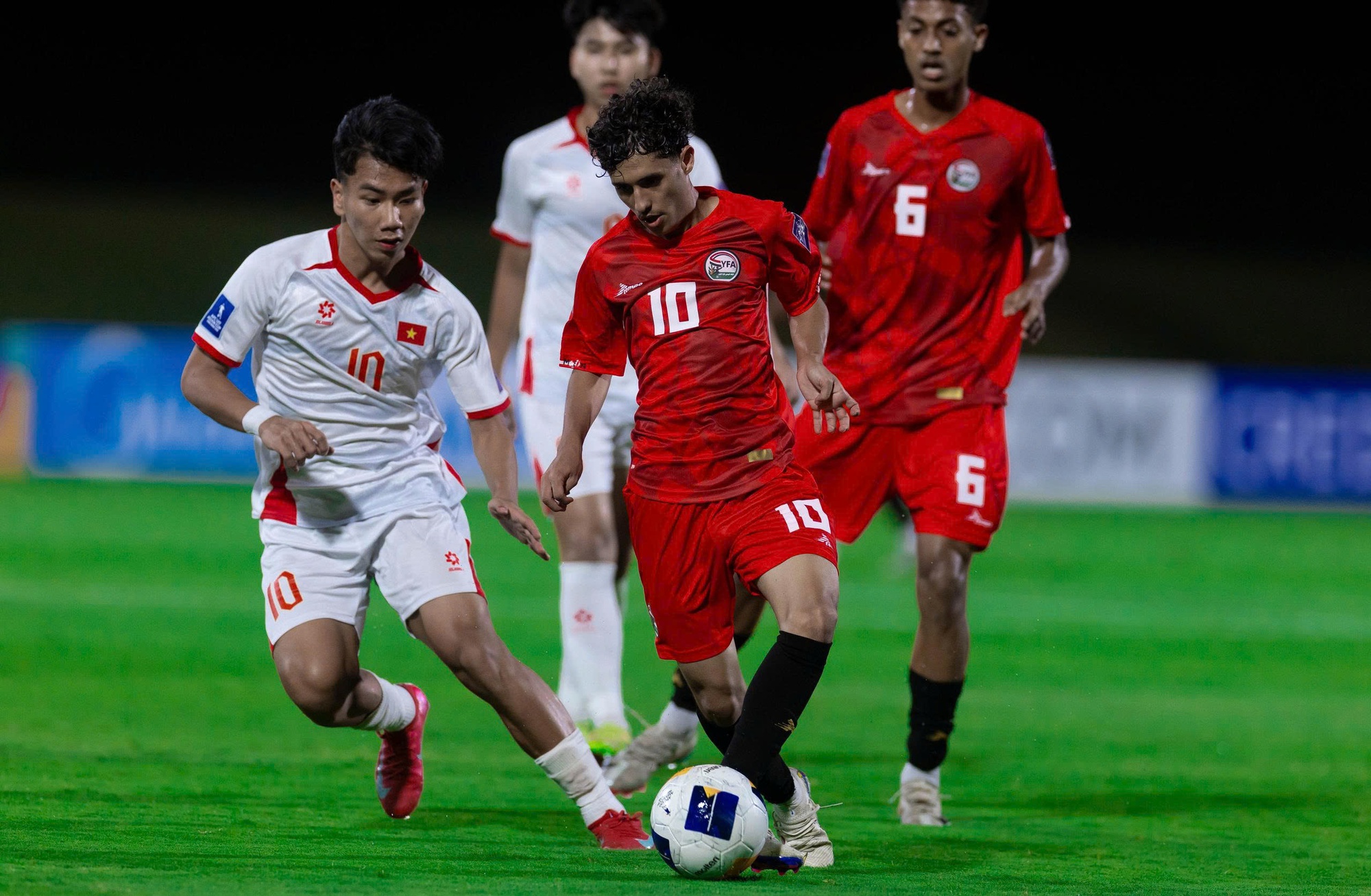 U17 Việt Nam "đầu đ&atilde; xu&ocirc;i..." - Ảnh 1.