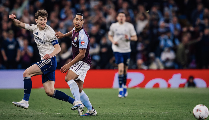 Aston Villa đại thắng Nottingham Forest, vào chung kết Europa League sau 44 năm - Ảnh 1.