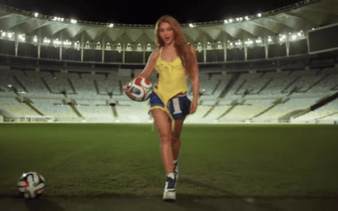 Mỹ nh&acirc;n đẹp nhất thế giới trở lại World Cup: Khiến cả triệu người ph&aacute;t cuồng, bạch nguyệt quang kh&ocirc;ng thể thay thế! - Ảnh 1.