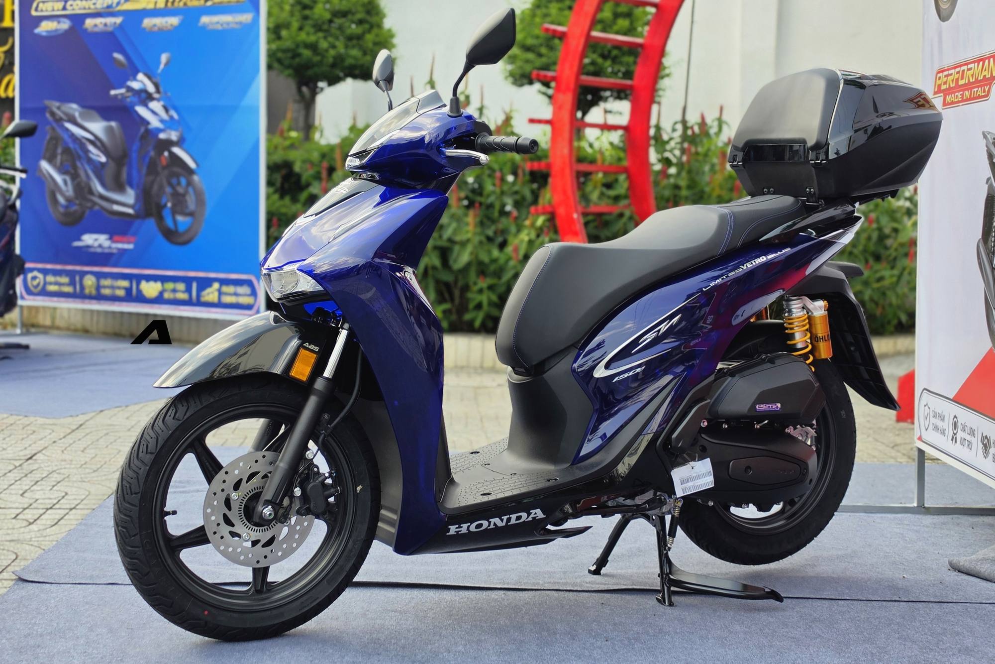 Cận cảnh chiếc SH Vetro đắt nhất Việt Nam: Dàn áo trong suốt, sản xuất tại Ý, giá bán hơn gấp đôi SH Việt Nam- Ảnh 8.