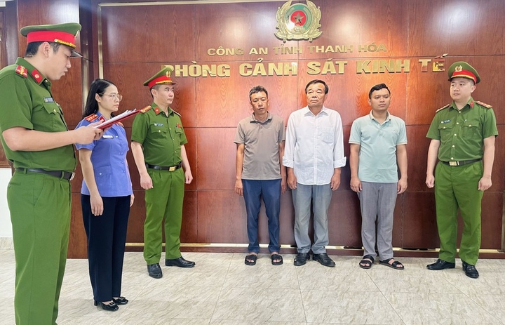Lập hồ sơ khống r&uacute;t tiền c&ocirc;ng tr&igrave;nh: Nguy&ecirc;n l&atilde;nh đạo x&atilde; v&agrave; Gi&aacute;m đốc bị bắt - Ảnh 1.