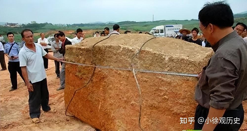 Bật nắp quan tài bịt kín nhiều năm, chuyên gia giật mình khi một bóng đen bất ngờ phóng ra: Quá khó tin! - Ảnh 1.