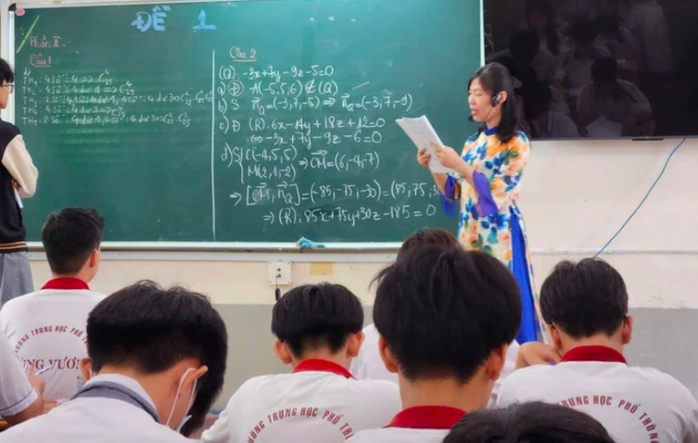 Hà Nội bãi bỏ Quyết định dạy thêm học thêm sau kiến nghị của Bộ Tư pháp - Ảnh 1.