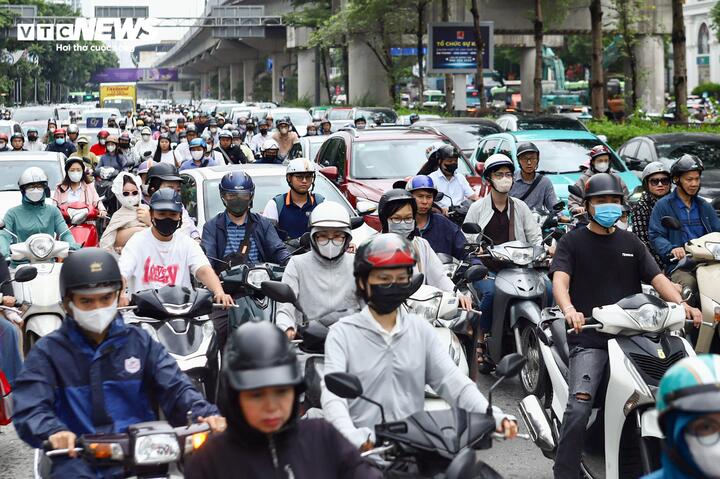 H&agrave; Nội chưa cấm xe m&aacute;y c&aacute; nh&acirc;n v&agrave;o v&ugrave;ng ph&aacute;t thải thấp từ 1 / 7 / 2026 - Ảnh 1.
