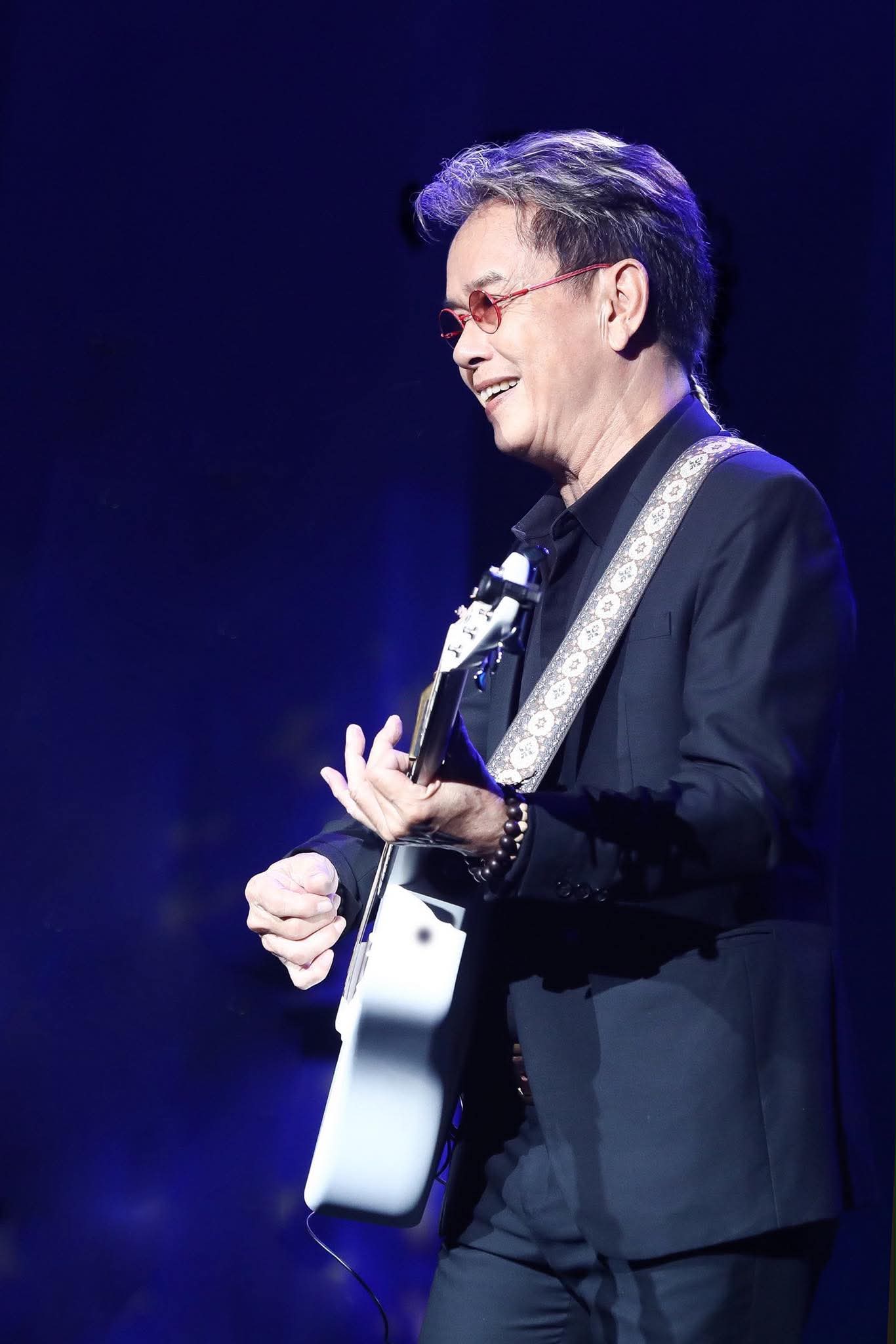 Dương Cầm: "Kh&ocirc;ng bao giờ c&oacute; chuyện h&aacute;t nh&eacute;p, đ&oacute; l&agrave; điều tối kỵ tr&ecirc;n s&acirc;n khấu của t&ocirc;i"- Ảnh 4.