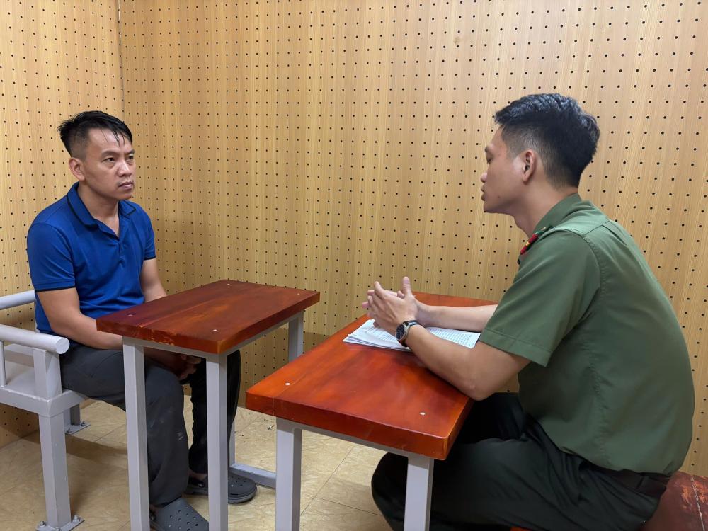 Phá chuyên án đặc biệt lớn tiêu thụ 2.250 tỷ đồng tiền thẻ cào, bắt 'ông trùm' Nguyễn Hoàng Tuấn SN 1987- Ảnh 2.