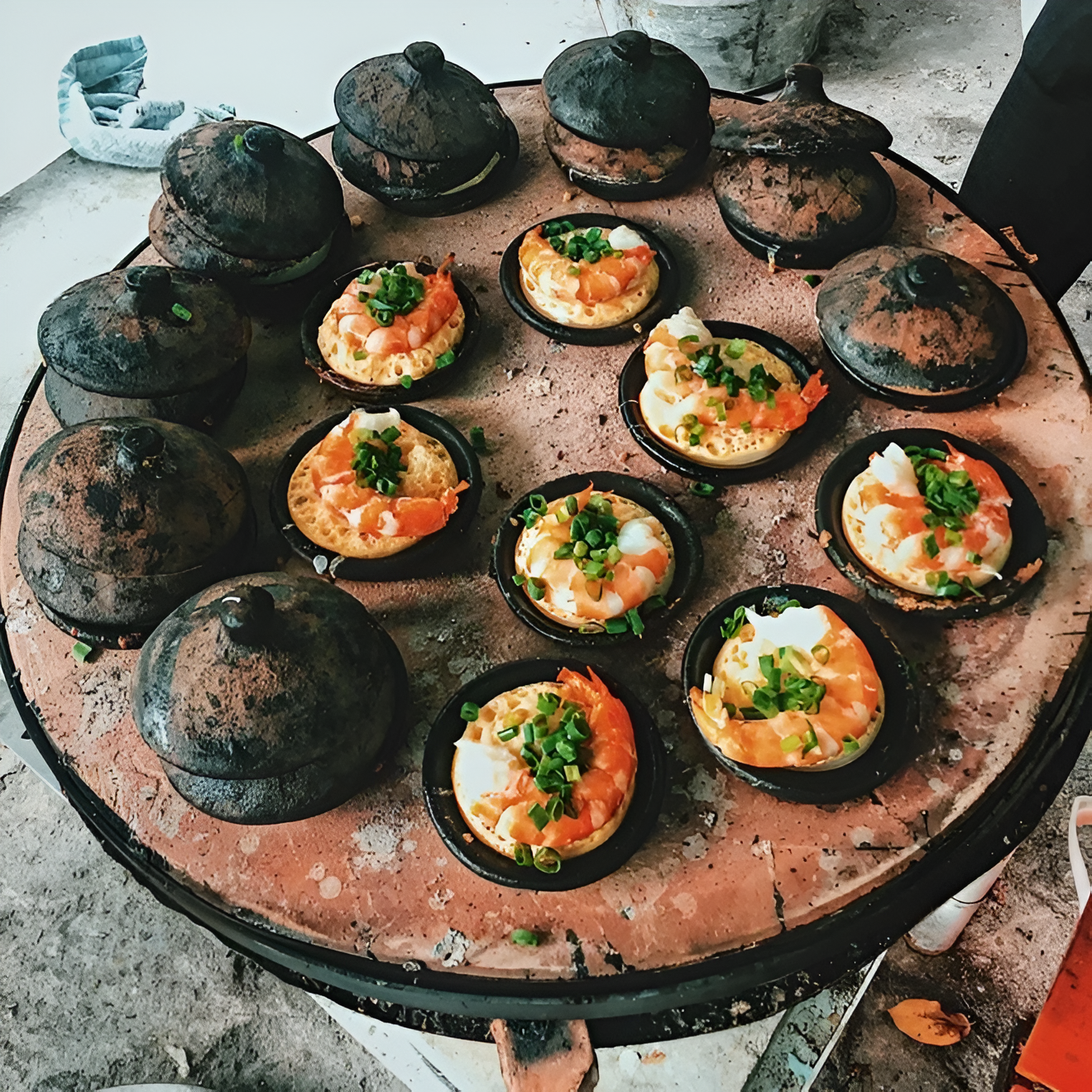 Kh&aacute;ch T&acirc;y nhầm lẫn m&oacute;n ăn Việt: B&aacute;nh canh v&agrave; b&aacute;nh căn - Ảnh 3.