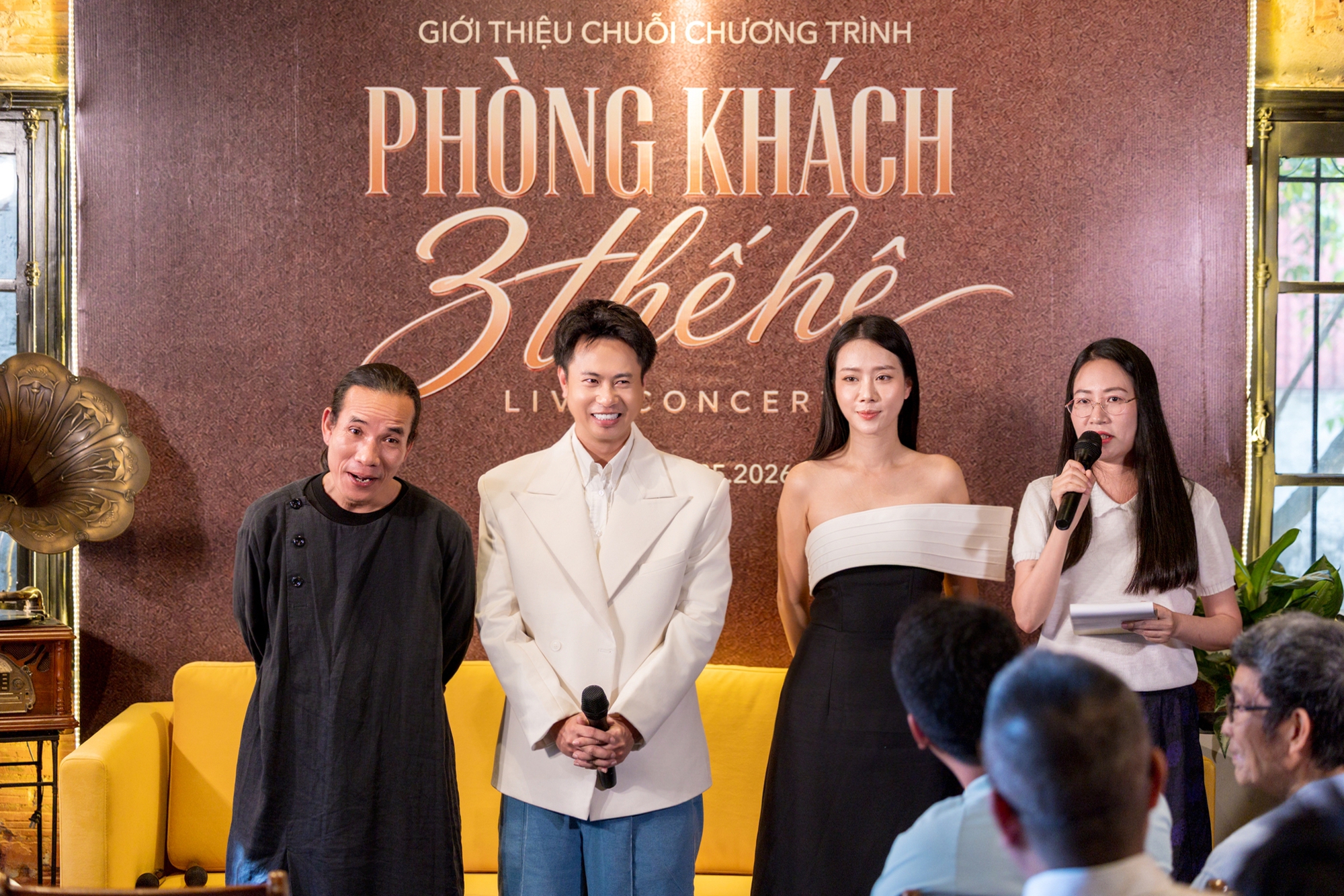 Dương Cầm: "Kh&ocirc;ng bao giờ c&oacute; chuyện h&aacute;t nh&eacute;p, đ&oacute; l&agrave; điều tối kỵ tr&ecirc;n s&acirc;n khấu của t&ocirc;i"- Ảnh 1.