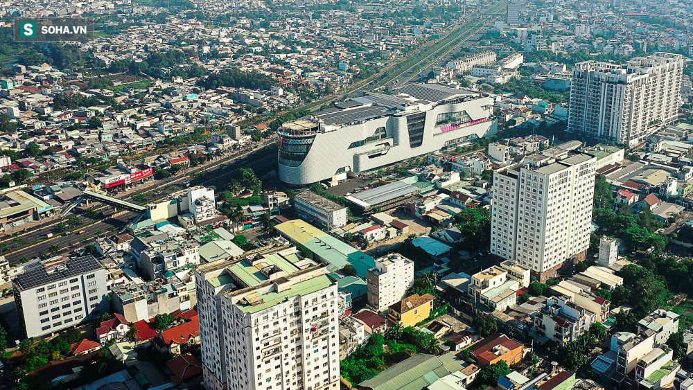 Việt Nam sở hữu một đại lộ nội đ&ocirc; rộng bậc nhất: Quy m&ocirc; tới 12 l&agrave;n xe, được v&iacute; đẹp như ch&acirc;u &Acirc;u, h&agrave;ng loạt dự &aacute;n bất động sản mọc dọc hai b&ecirc;n - Ảnh 4.