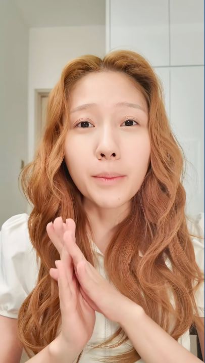 Chiếc mũi bất thường của Uyển &Acirc;n- Ảnh 2.