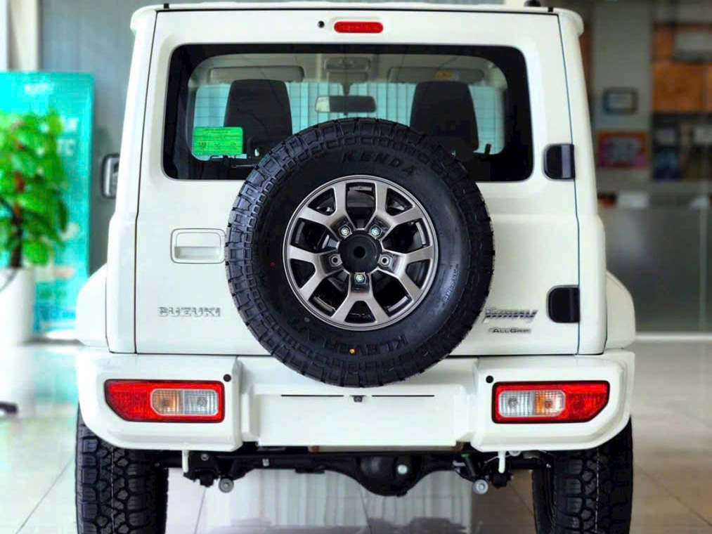 Gi&aacute; Suzuki Jimny tiếp tục d&ograve; đ&aacute;y tại đại l&yacute;: Thực tế thấp kỷ lục c&ograve;n 609 triệu đồng, chỉ ngang ni&ecirc;m yết Sonet- Ảnh 3.