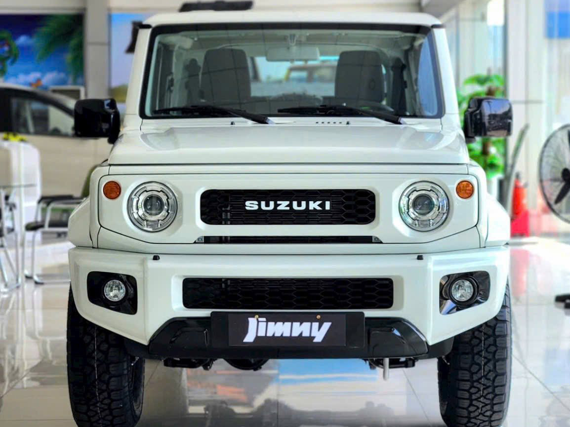Gi&aacute; Suzuki Jimny tiếp tục d&ograve; đ&aacute;y tại đại l&yacute;: Thực tế thấp kỷ lục c&ograve;n 609 triệu đồng, chỉ ngang ni&ecirc;m yết Sonet- Ảnh 2.