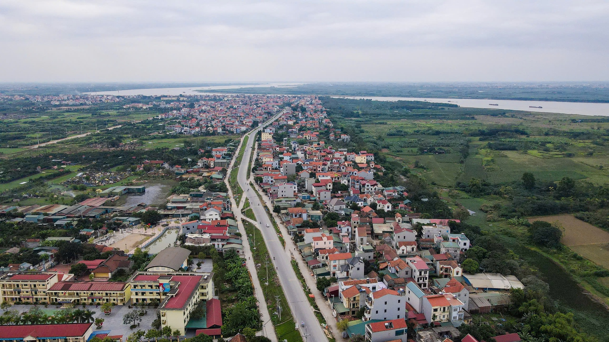 Cảnh quan sông Hồng