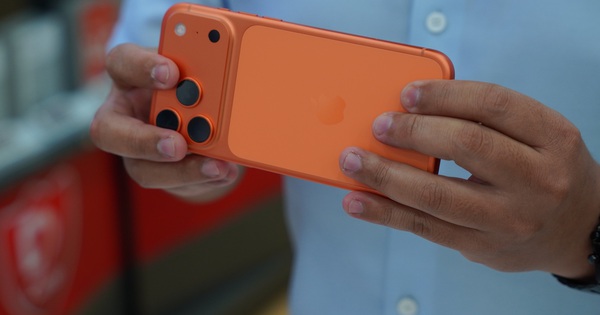 Gi&aacute; iPhone 17 Pro Max giảm tiền triệu
