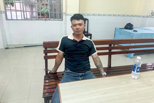 Cảnh sát bắt Huỳnh Văn Huynh SN 1995 sau gần 1 tiếng xác định được vị trí - Ảnh 1.