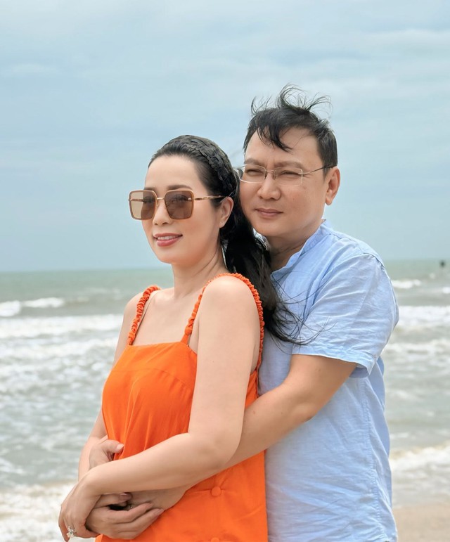 Nhan sắc nữ NSND vừa l&ecirc;n chức chủ tịch, được đại gia y&ecirc;u say đắm suốt 25 năm - Ảnh 7.