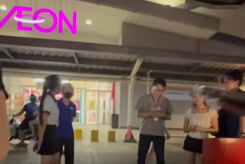 Nữ kh&aacute;ch h&agrave;ng tố bị quy chụp ăn cắp ở Aeon Long Bi&ecirc;n: Diễn biến mới nhất - Ảnh 1.