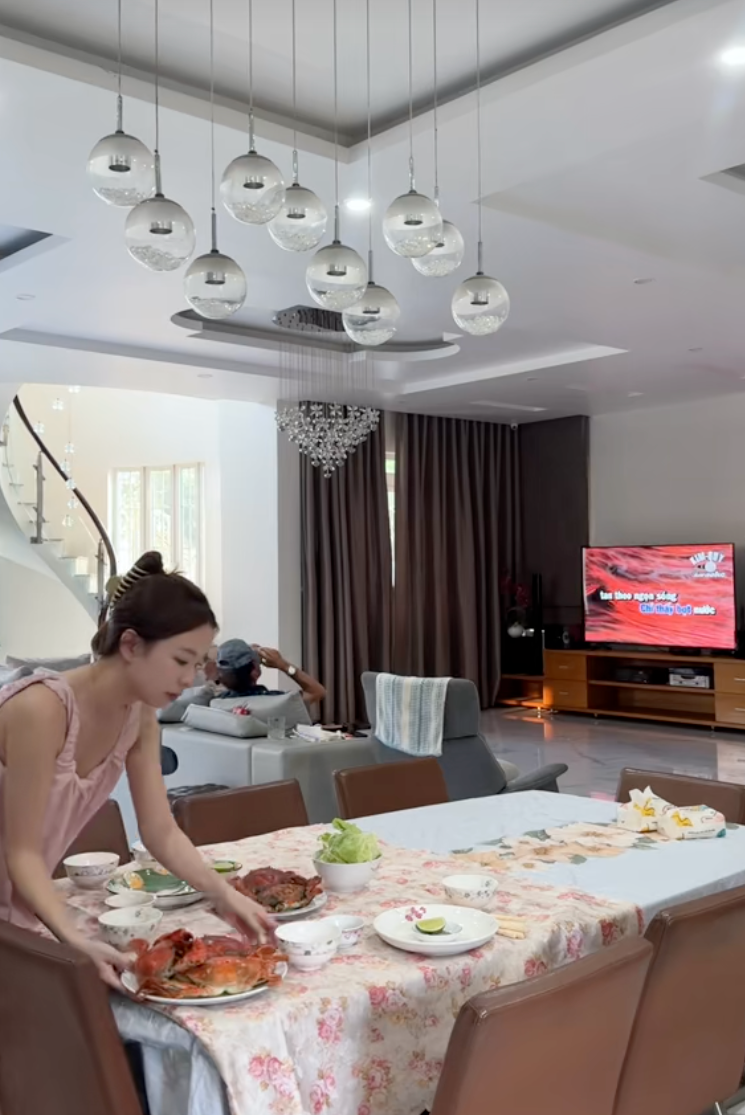 Kh&ocirc;ng biết kiếp trước c&ocirc; ấy đ&atilde; l&agrave;m những g&igrave; để c&oacute; được 1 người mẹ chồng "độc - lạ" thế n&agrave;y! - Ảnh 8.