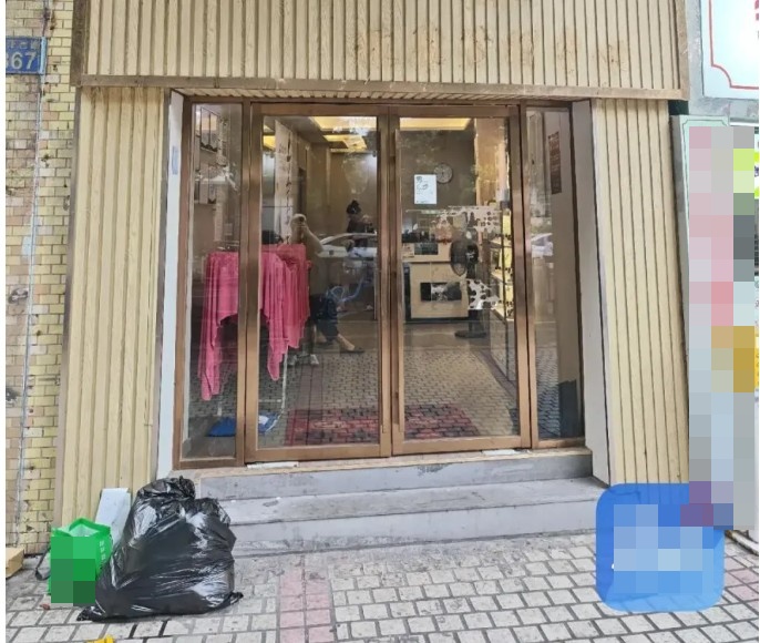 Tưởng được khám bệnh miễn phí, cụ bà bàng hoàng gánh nợ 600 triệu: Phải làm lao công trả dần - Ảnh 1.