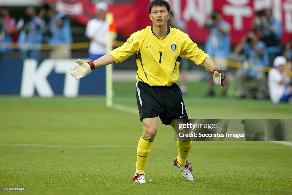 Thầy của Văn Lâm, Trung Kiên từng khuynh đảo World Cup, quật ngã “đại gia” thế nào? - Ảnh 2. Thầy của Văn Lâm, Trung Kiên từng khuynh đảo World Cup, quật ngã “đại gia” thế nào? - Ảnh 2.